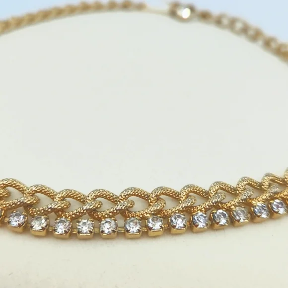 VINTAGE Gold Tone Chain Necklace with Clear Rhinestones - Picture 4 of 7